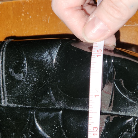 Coach VGUC Gallery Patent Leather embossed tote - Picture 12 of 14